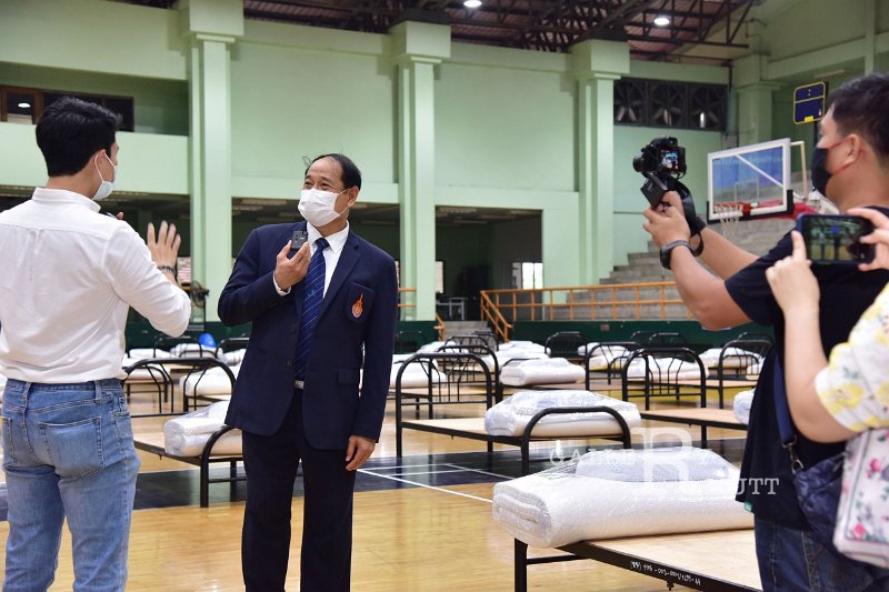 20210426-Governor inspects field hospitals-176.JPG